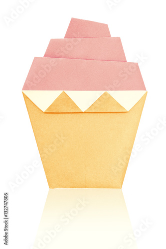 Origami art cupcake