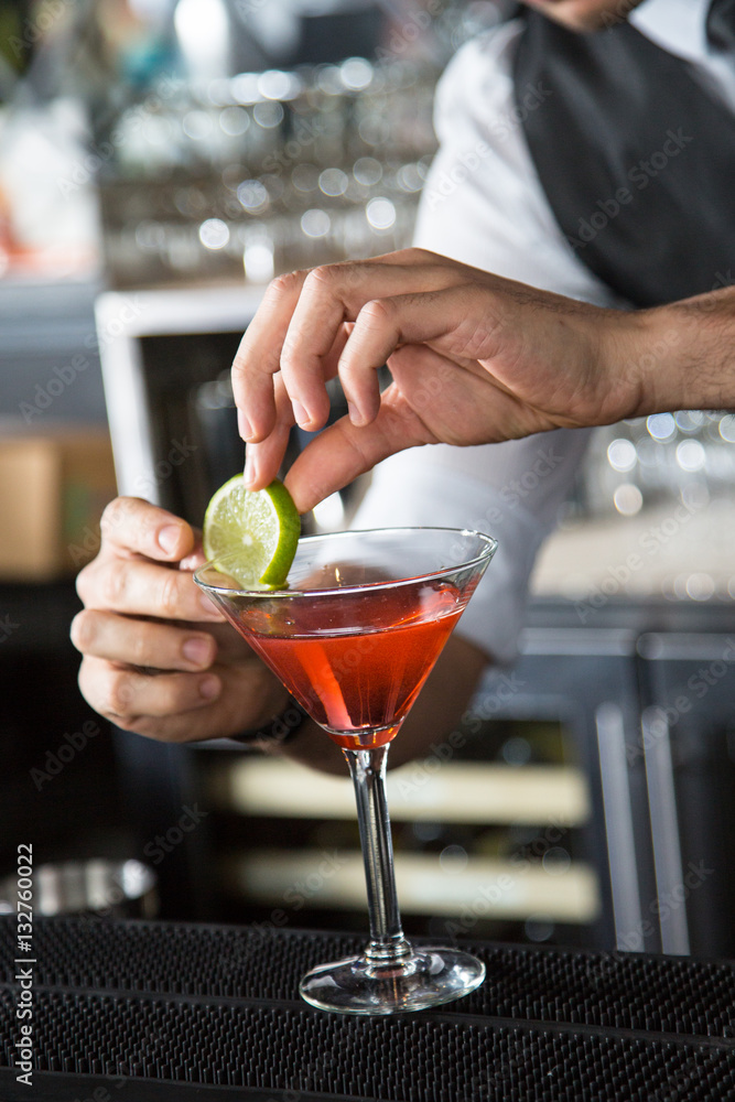 making cocktail drinks