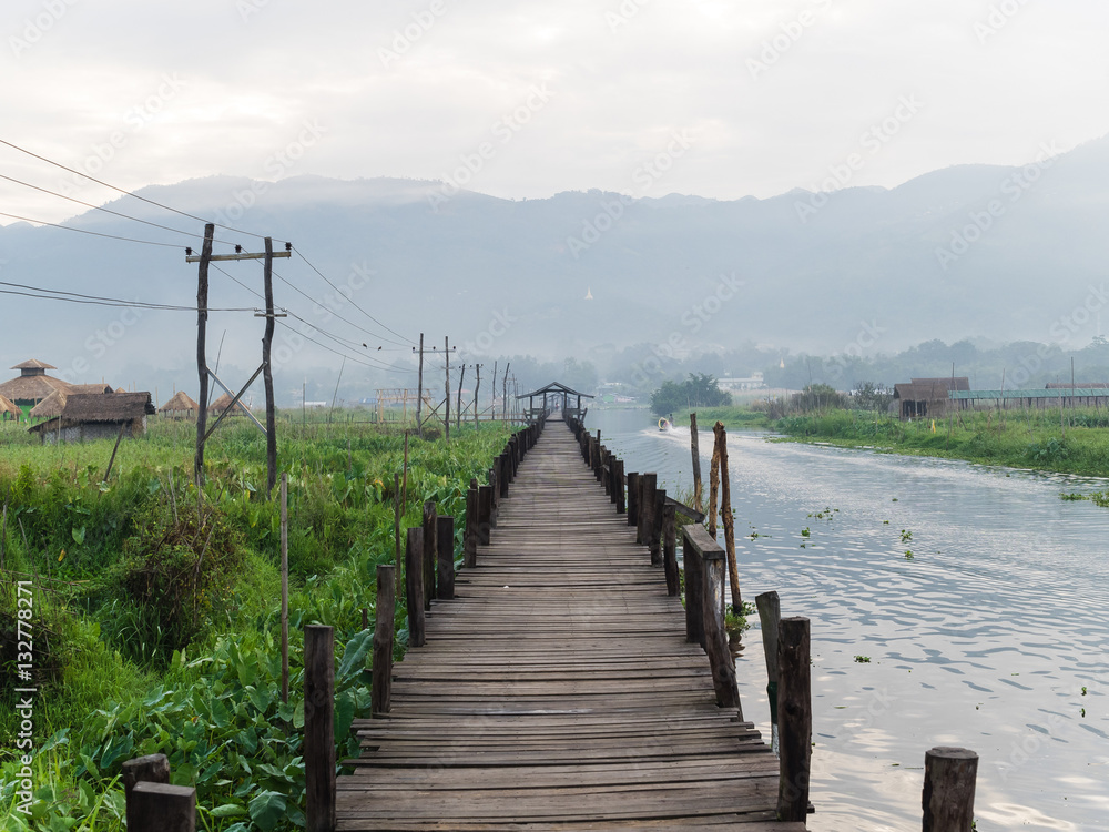 Local life on the Lake Inle