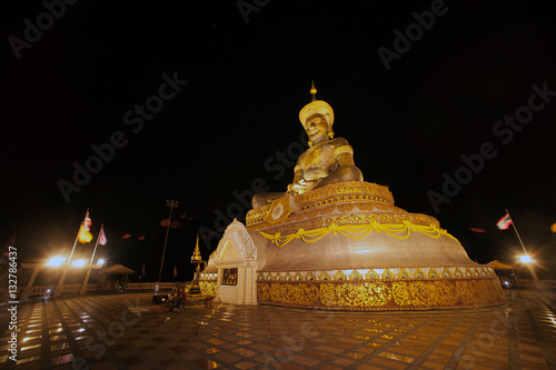 Night Scenes of Large outdoor Phra Phuttha Maha Thammaracha Buddha. photo