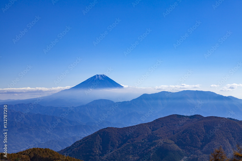富士山と紺碧の空