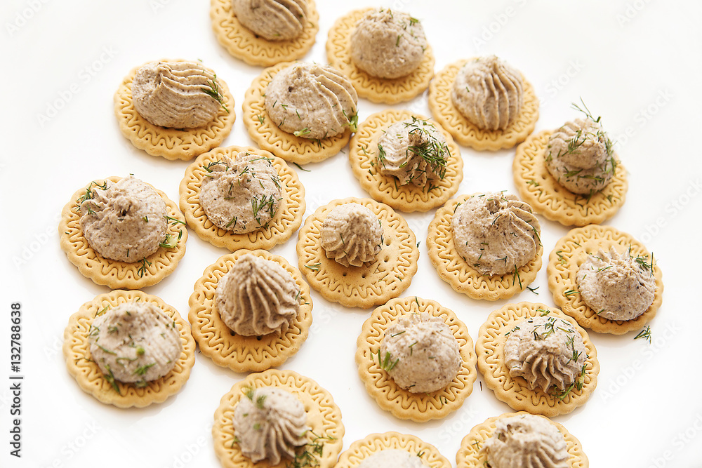 Fototapeta premium crackers with pate and parsley