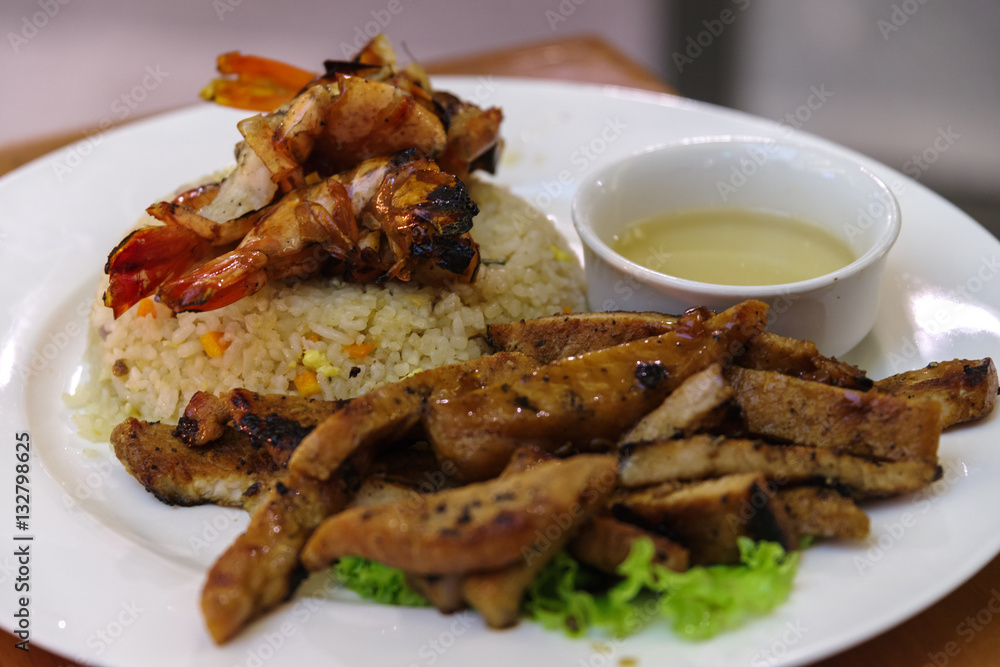 vietnamese fried rice with pork and shrimp