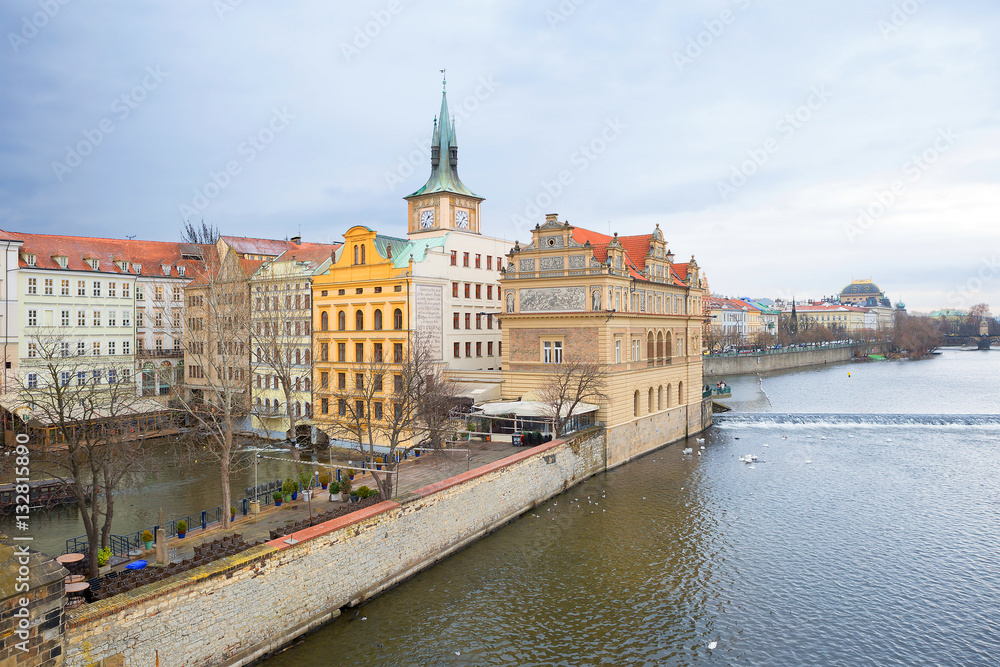 Остров на реке  в центре Праги
