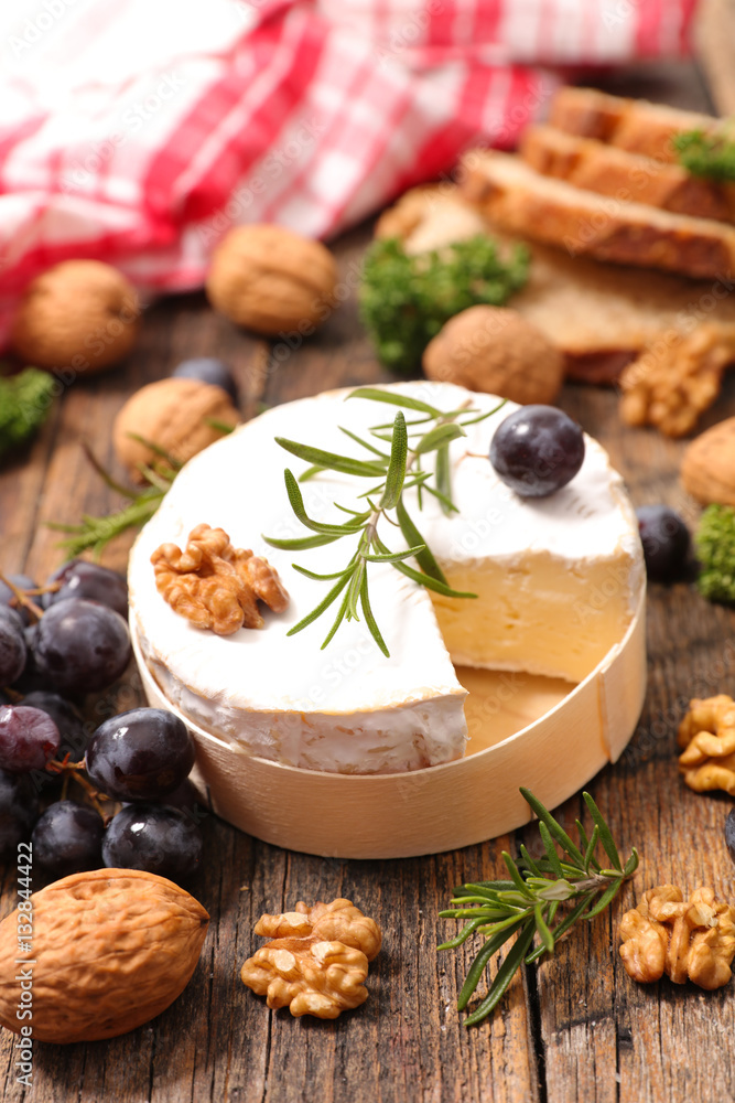 camembert with walnut camembert with walnut