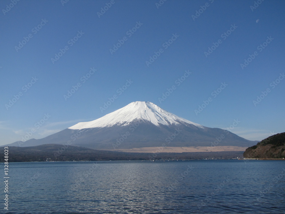 富士山と有明の月