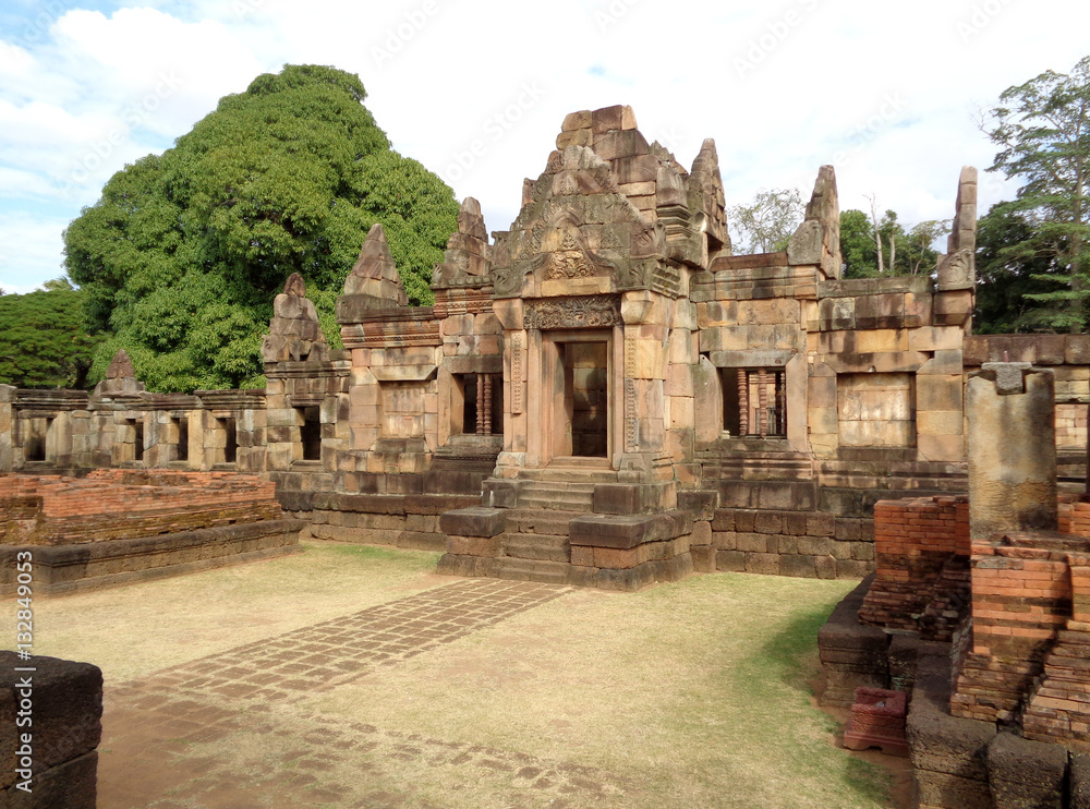 Stunning Ancient Shrine of Prasat Hin Muang Tam Shrine Complex, Buriram, Thailand 