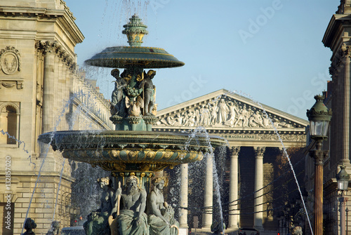 Fontaine des Mers place de la Concorde à Paris