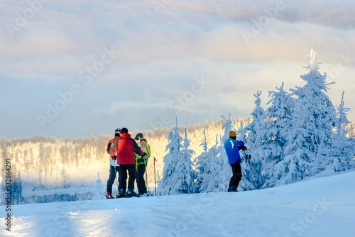 Fototapeta Naklejka Na Ścianę i Meble -  Skiers
