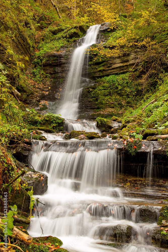 Obraz premium Beautiful waterfall in Carpathians