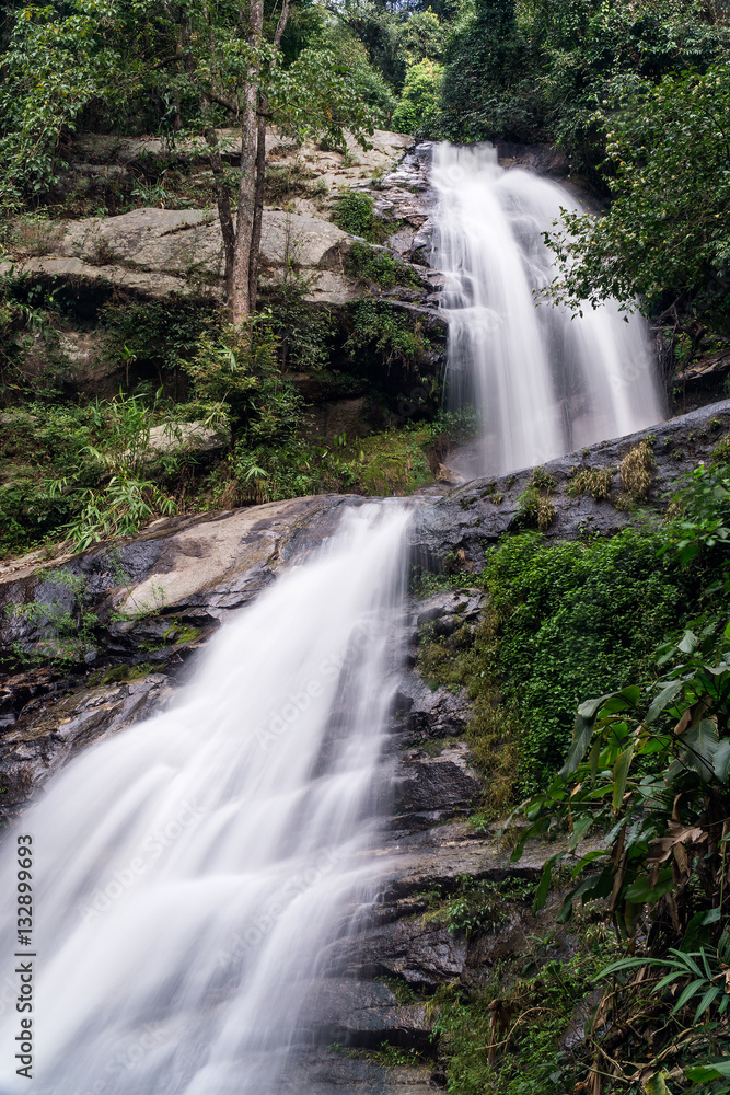 Obraz premium Waterfall in Chiang Mai
