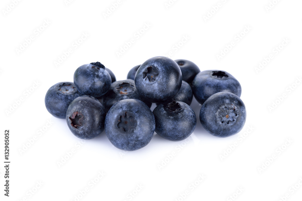 fresh blueberries isolated on white background fresh blueberries isolated on white background