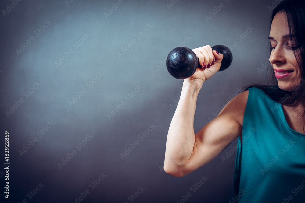Well-developed muscles by strength training . Well-developed muscles by strength training .