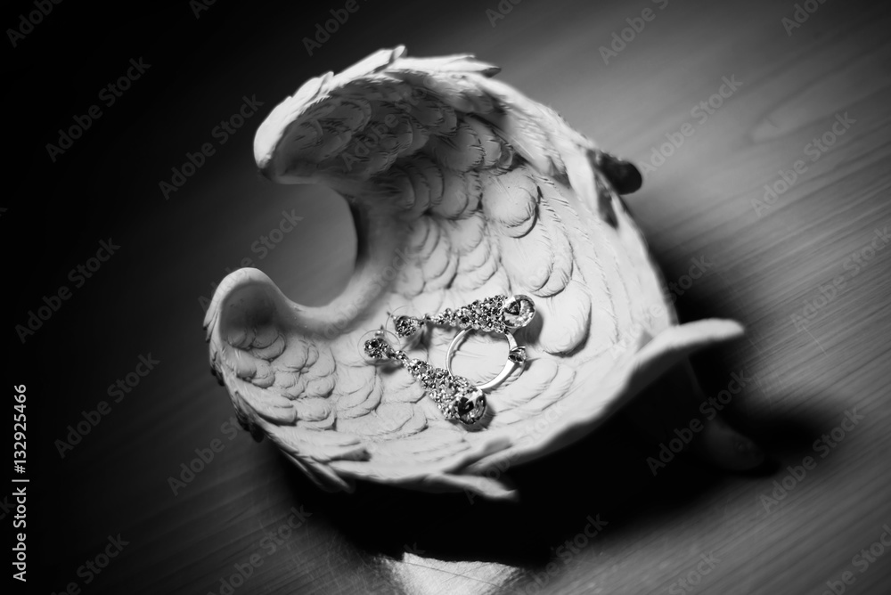 Bride ring in a casket in the form of angel wings Bride ring in a casket in the form of angel wings