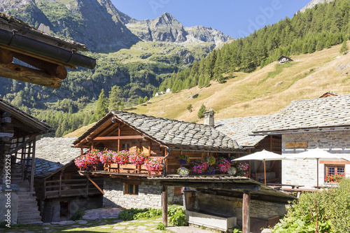 Valley Aoste: Alpine panorama with Walser huts