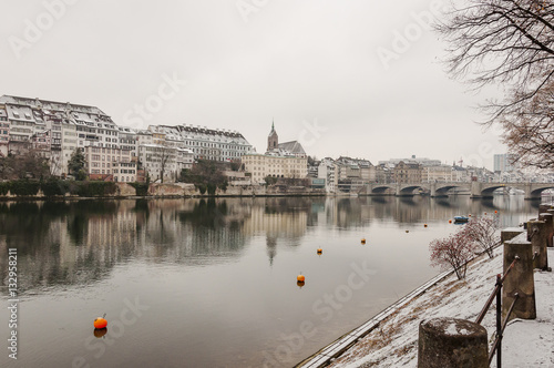 Basel, Stadt, Altstadt, Basel-Stadt, Rhein, Rheinufer, Grossbasel, Kleinbasel, Martinskirche, Rheinbrücke, Münsterberg, Winter, Schweiz photo