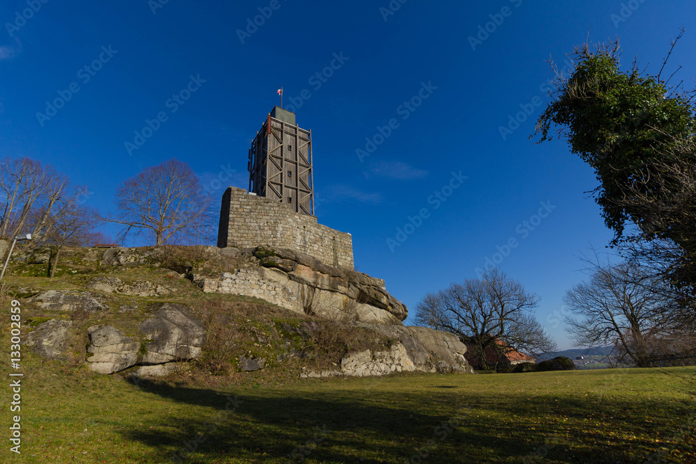 Turm der Burgruine Brennberg