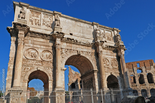 Roma, Fori Imperiali: Arco di Costantino e Colosseo photo