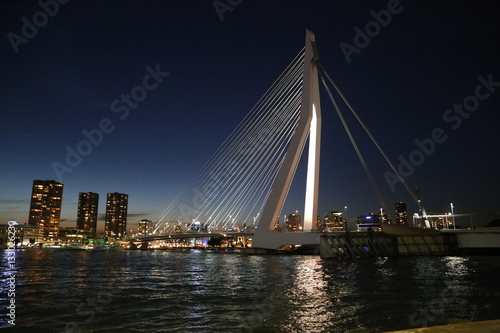 Br  cke Rotterdam Nachts