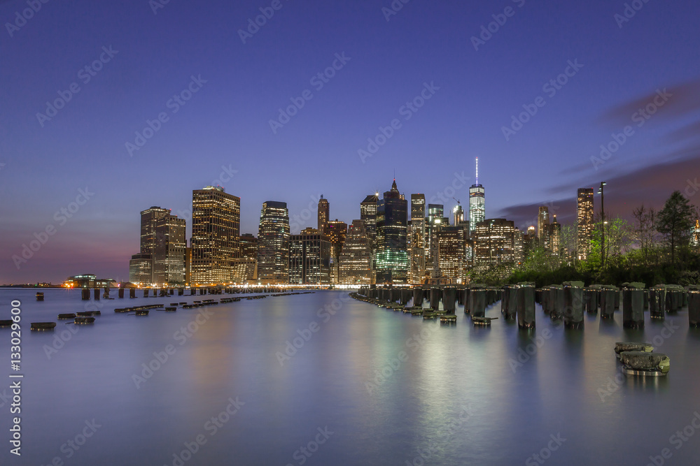 Naklejka premium New York Skyline brooklyn view long exposure