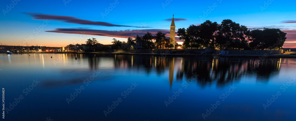Naklejka premium Novigrad at dawn before the sunrize, Croatia