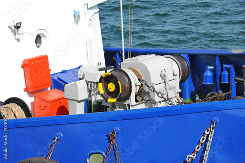 Anchor windlass with chain