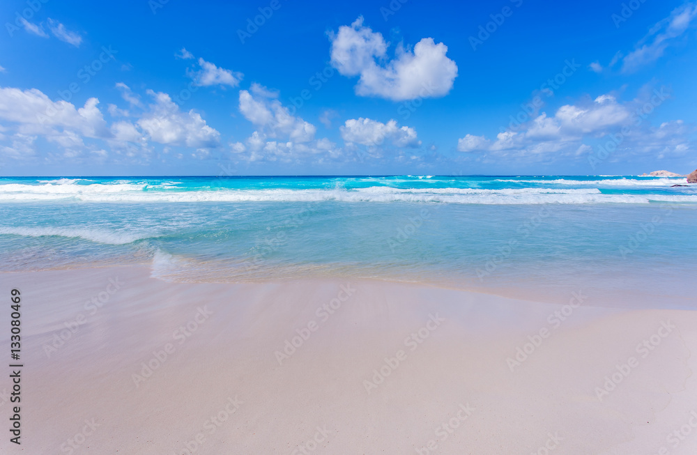 plage de sable blond, Grande Anse, la Digue, Seychelles 