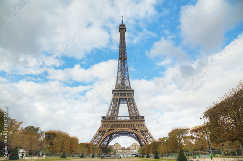 Fototapeta Naklejka Na Ścianę i Meble -  Cityscape of Paris with the Eiffel tower