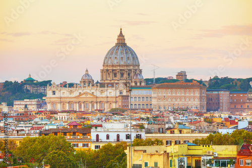 Obraz na płótnie The Papal Basilica of St. Peter in the Vatican city w salonie