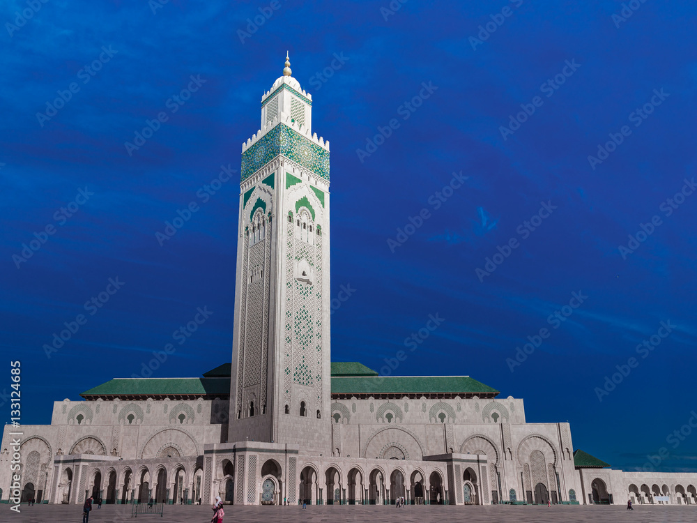 Hassan II Moschee in Casablanca Marokko an einem sonnigen Tag