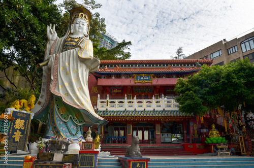 The Guan Yin statue at Repulse Bay, Hong Kong © kevinlert