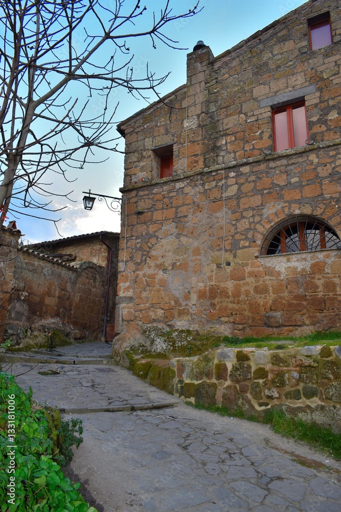 vecchia strada nel borgo medievale di Civita di Bagnoregio