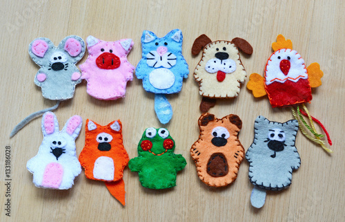 10 felt finger puppets: mouse, pig, cat, dog, cock, fox, rabbit, frog, bear, wolf