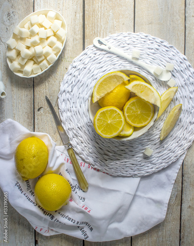 Fototapeta Naklejka Na Ścianę i Meble -  Lemons in a bowl.