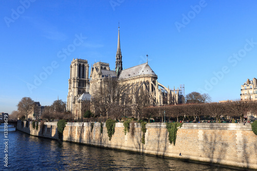 View of  Cathedral of Notre Dame de Paris and river Seine, Paris, France     © Tatiana Murr