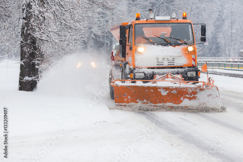 Фотография snowplow and snow calamity