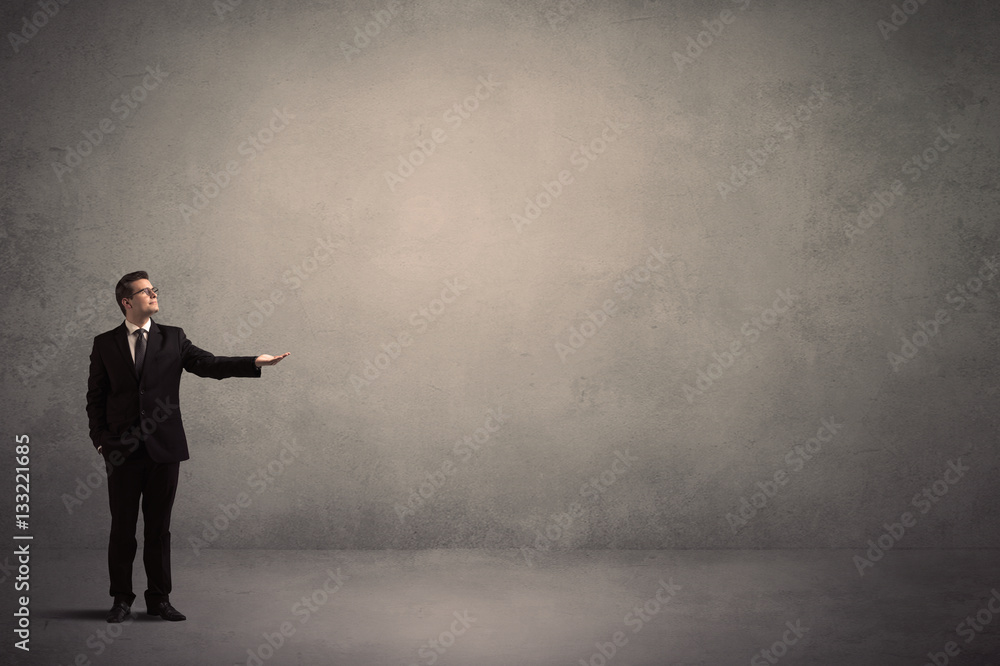 Obraz premium Businessman standing