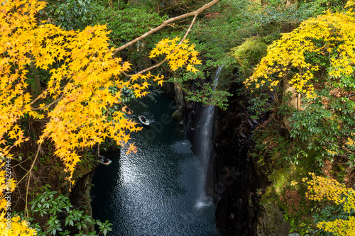 Fototapeta Naklejka Na Ścianę i Meble -  Takachiho Gorge in autumn