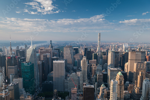 Aerial of Manhattan skyscrapers and Central Park © Neeqolah