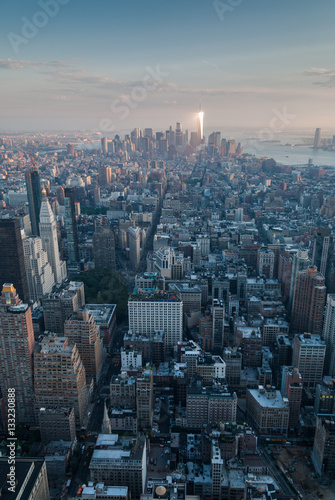 Manhattan aerial at dusk © Neeqolah