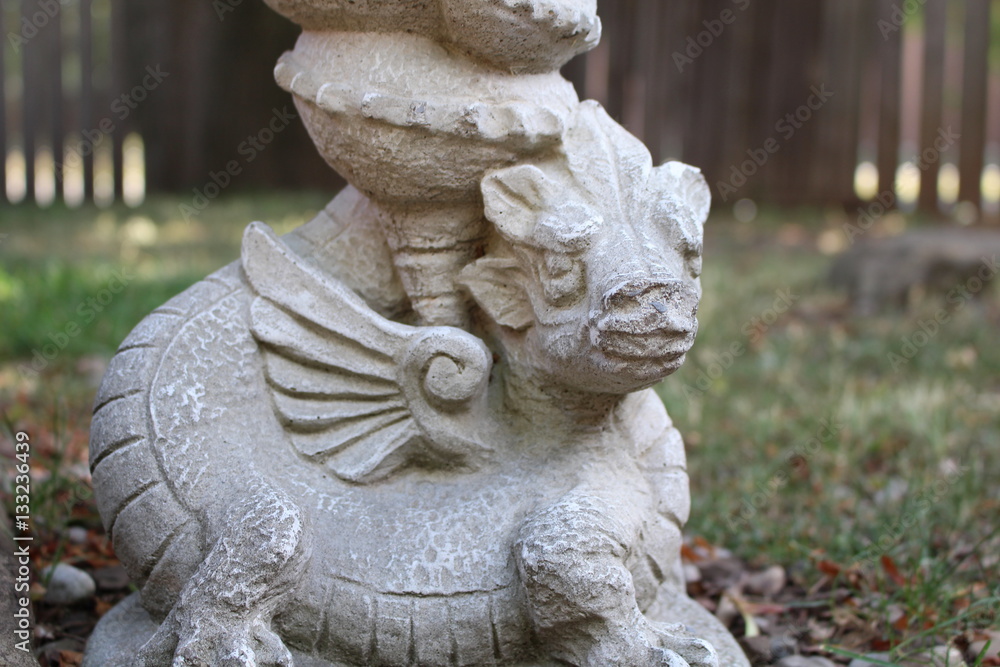 statue statue