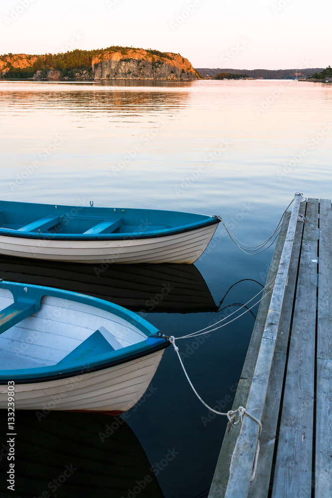 Obraz premium Landing-stage at Sunset at Rörback, Munkeby near Uddevalla, Swe
