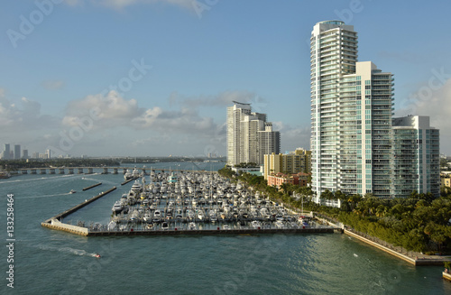Miami Beach boat marina © icholakov