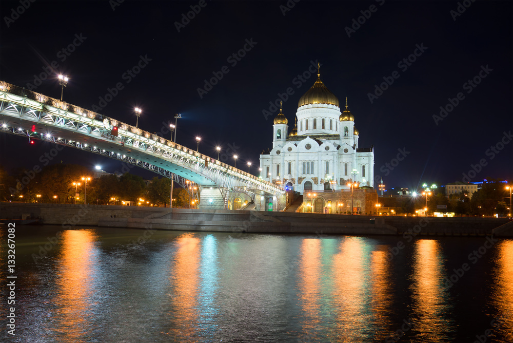 Naklejka premium View of Christ the Savior and Patriarshy Bridge on September night. Moscow