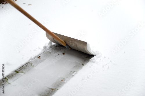 Cuadro en lienzo Schnee räumen
