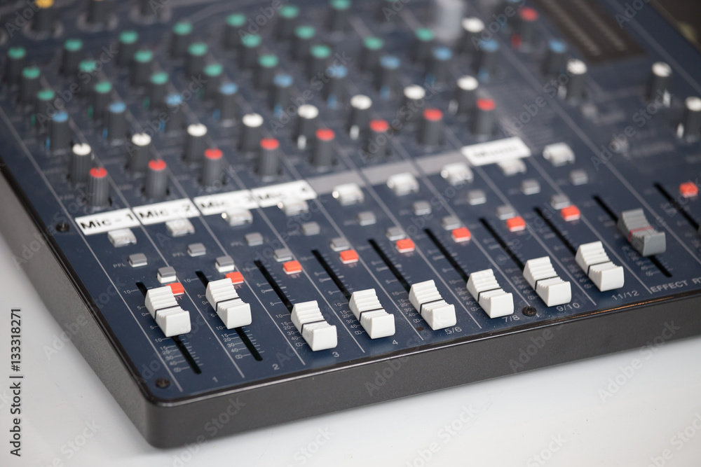 vintage audio mixing console bord