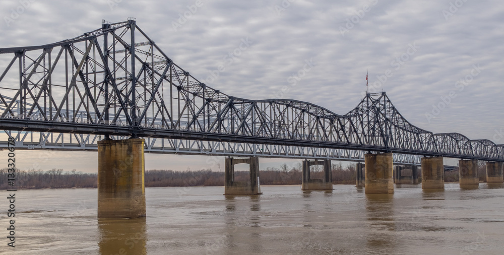 Fototapeta premium Bridge over the Mississippi River at Vicksburg, Mississippi