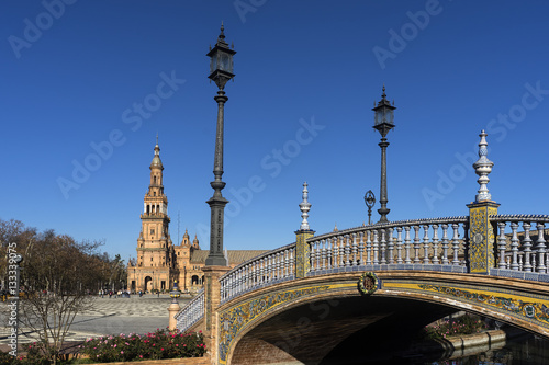 Monumental plaza de Espa  a de la ciudad de Sevilla