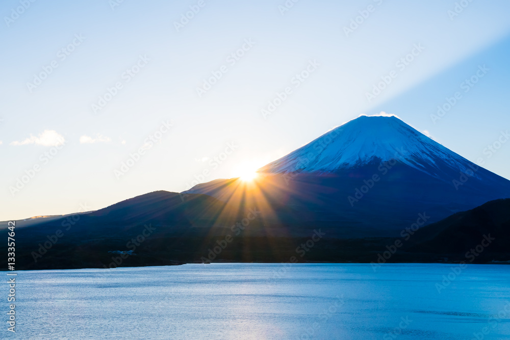 Obraz premium 富士山と本栖湖