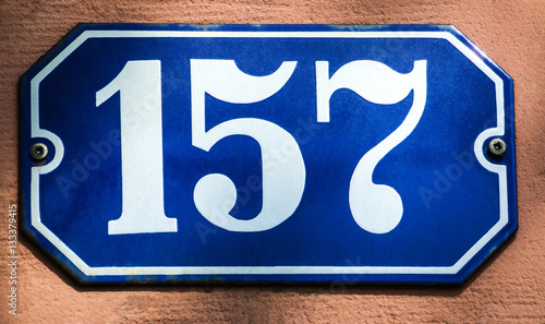 Hausnummer 157